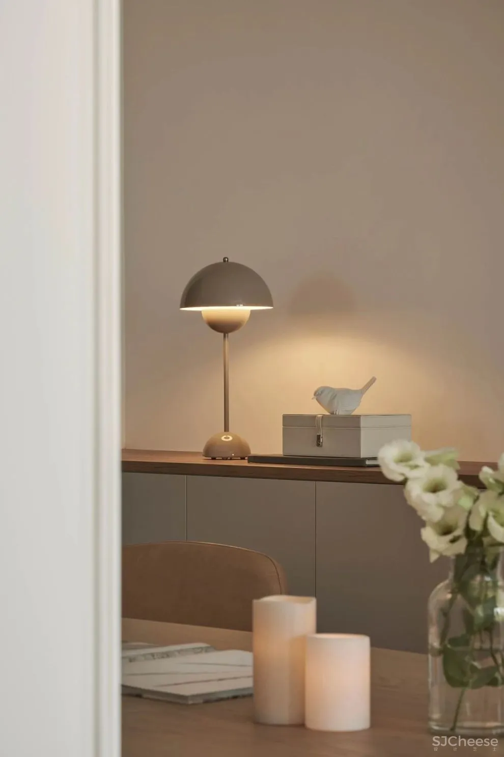 原木纯白空间感,简约轻盈的台式美宅