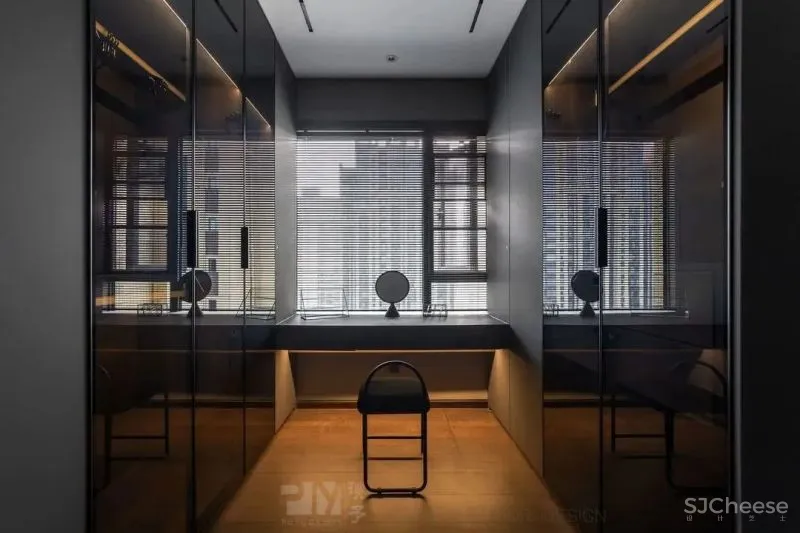 力量黑 生机绿,这个128㎡家既有蓄势的氛围,又有向上的张力! 璞予设计