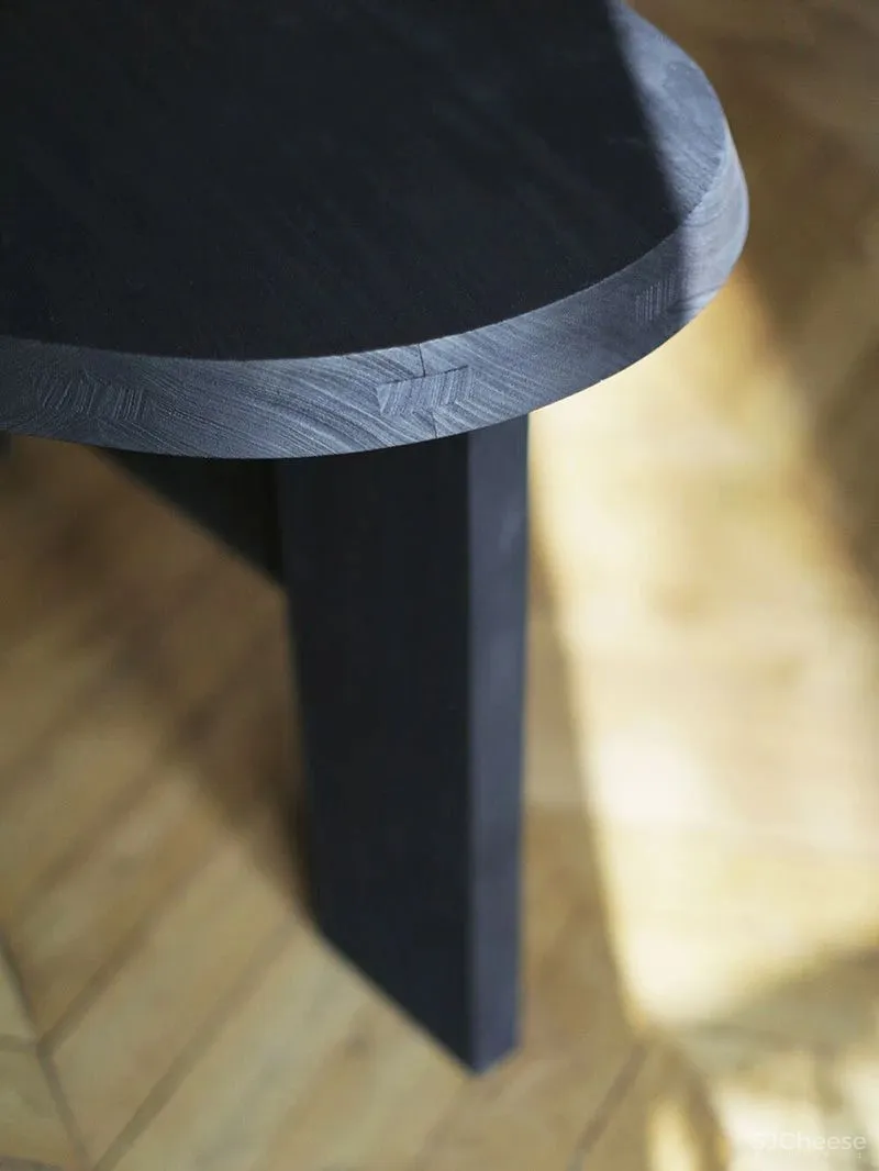 85㎡ 精致公寓,用雕塑做装饰太有腔调了!