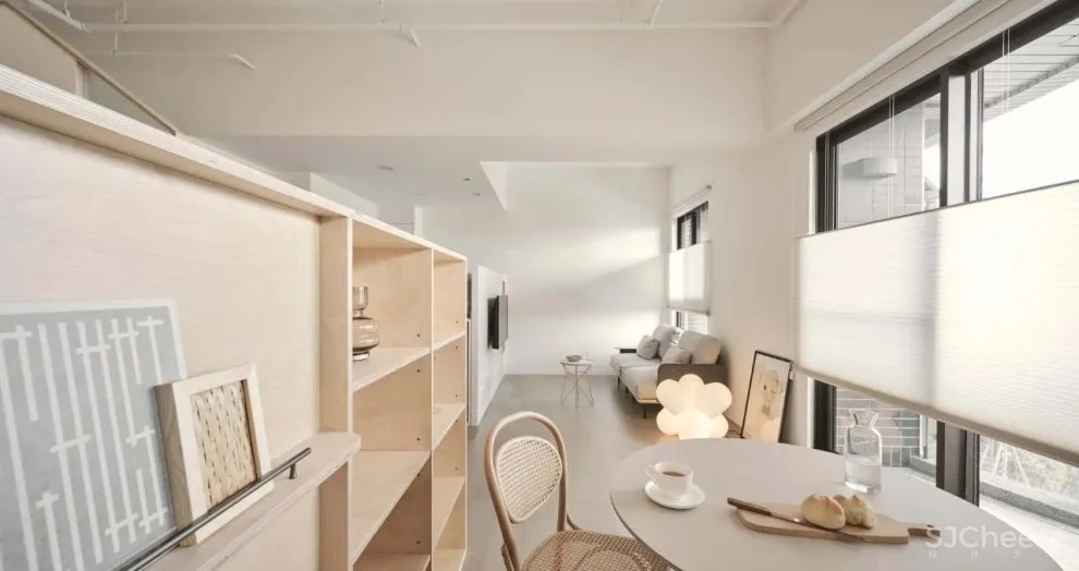 原木纯白空间感,简约轻盈的台式美宅