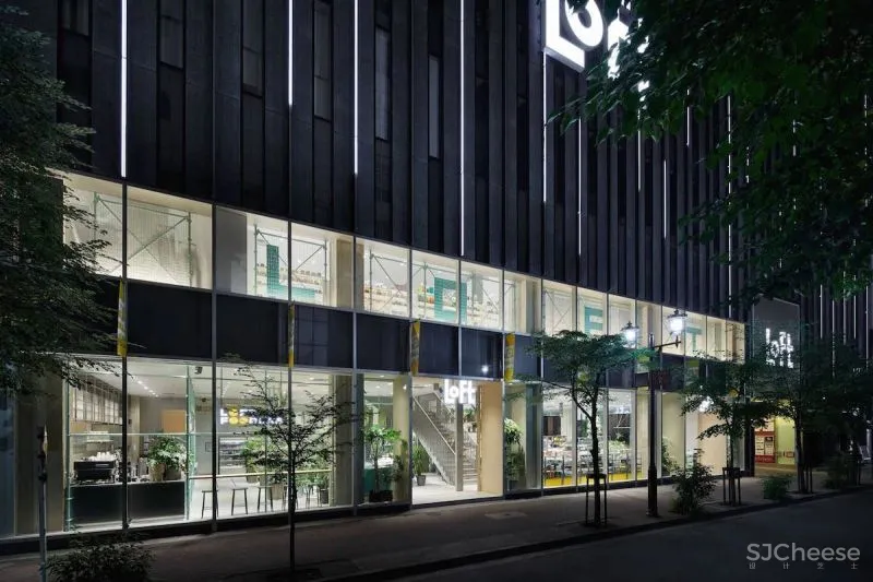 叫板星巴克!日本“网红”设计师,把老厂房改造成咖啡馆,价值47亿,吸引千万人打卡!