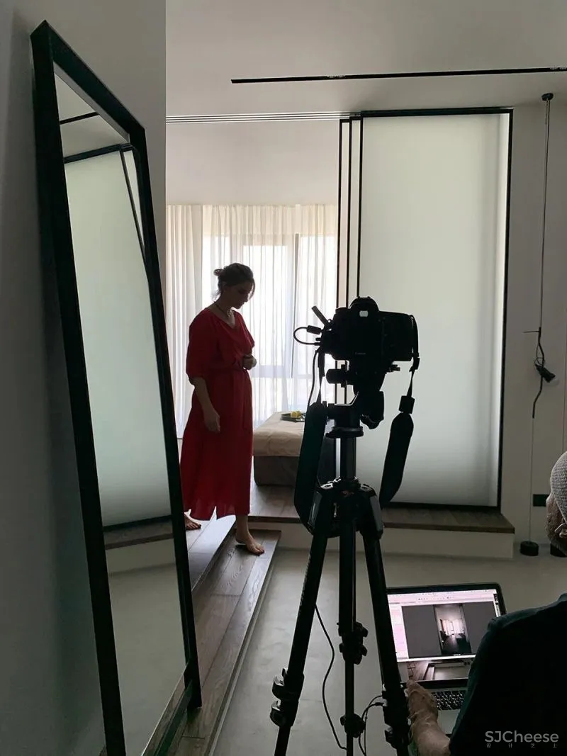 虽然空间不大,设计师却下足了功夫,让储物、功能性、时髦感通通拥有!