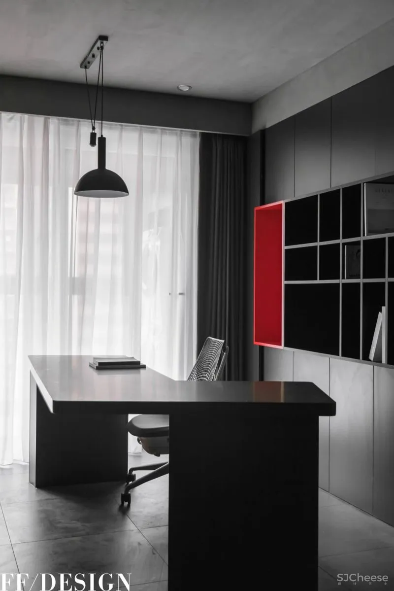 骚动的红 | 明而暖的独居空间