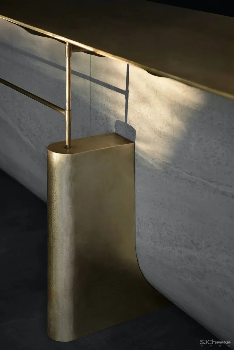 关联以空间的「解构性」和「抽象性」 构序「超现实的界面」