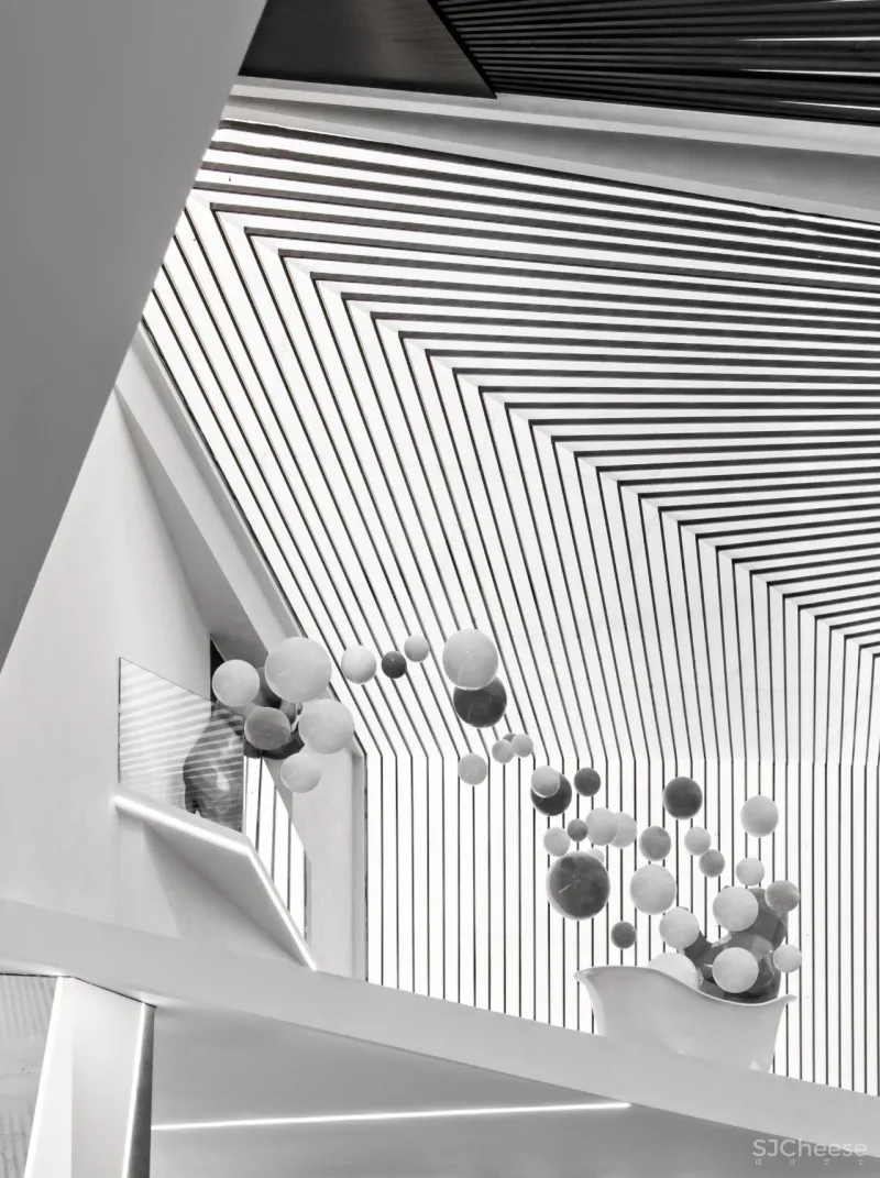 伍玛设计:点、线、面,进化中释放数字浪漫