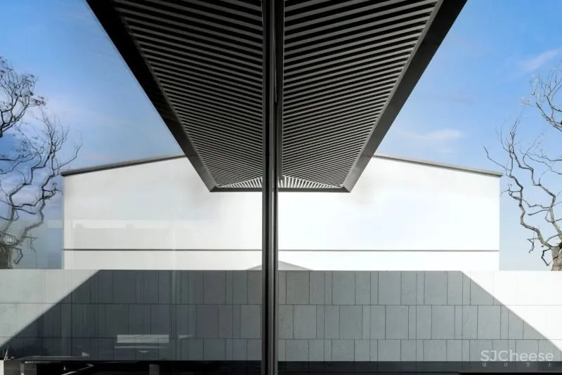 苏州图书馆入驻!这座 2600 ㎡ 售楼处将光线与建筑融合到极致