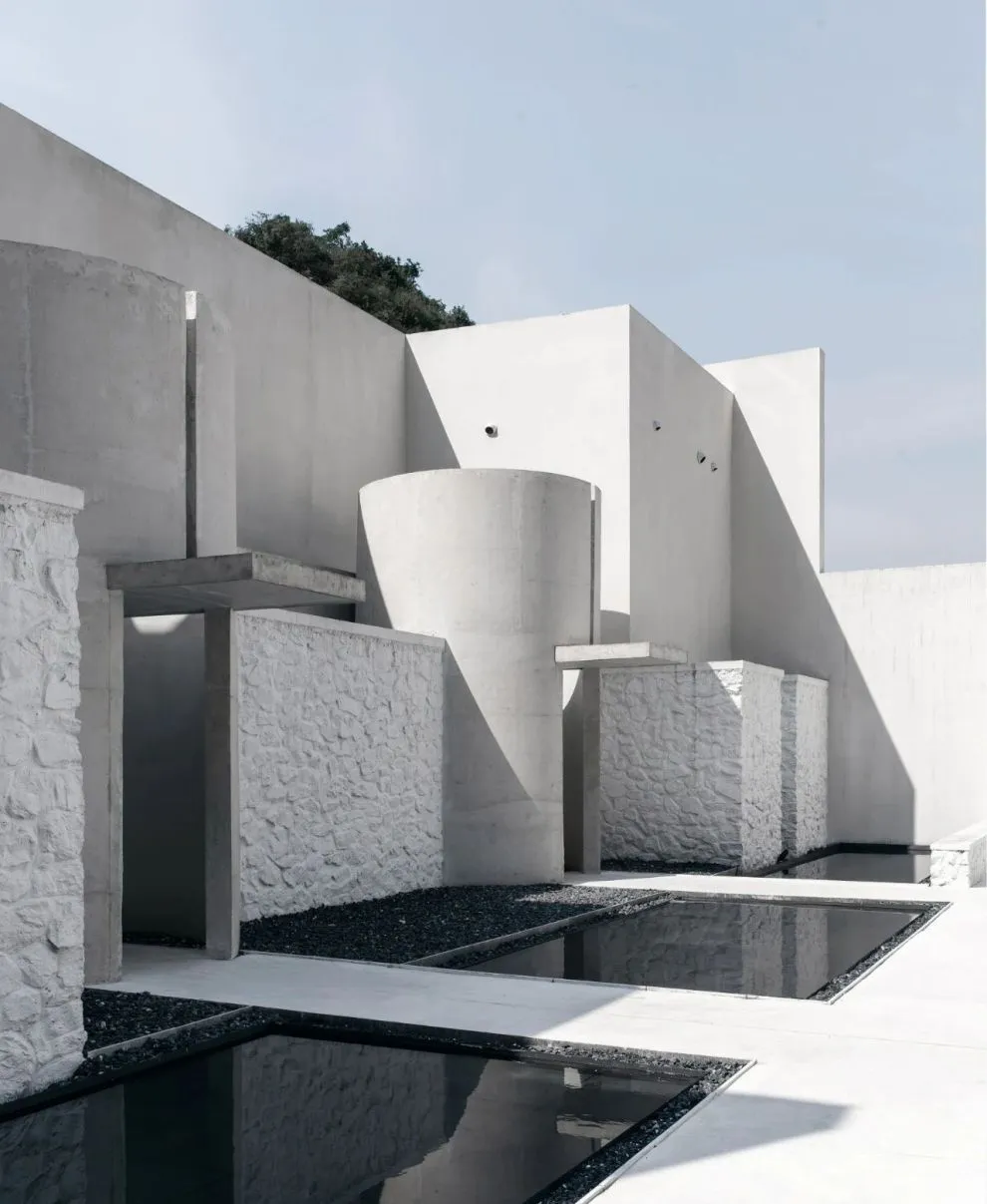 汤山云夕博物纪—矿坑石料雕琢的美学空间,是酒店也是美术馆