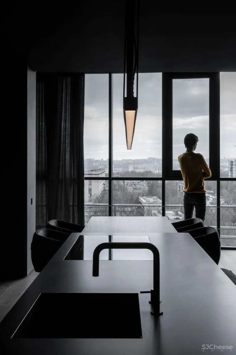 那黑暗的家，给我宁静的眼，我让它来寻找光明