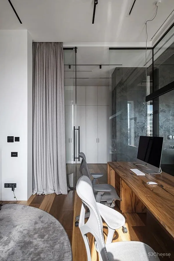 三间小公寓拼成136平大宅,时髦得不像话,人和猫都安逸!