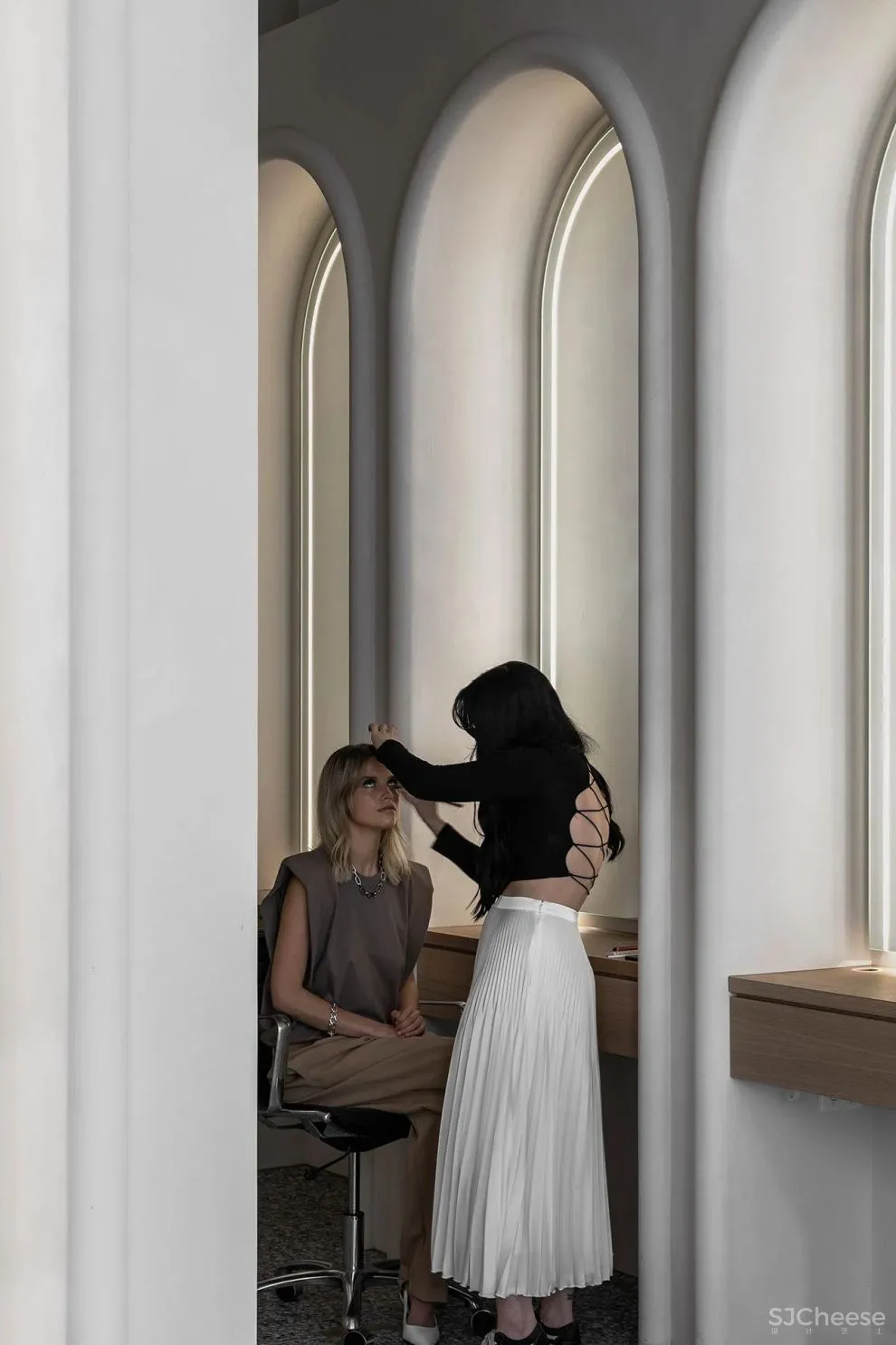 古典优雅和当代极简主义的美发沙龙,墨尔本