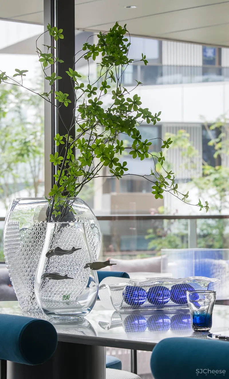 九度设计 165㎡简约大平层,撞色经典蓝,时髦又高级!