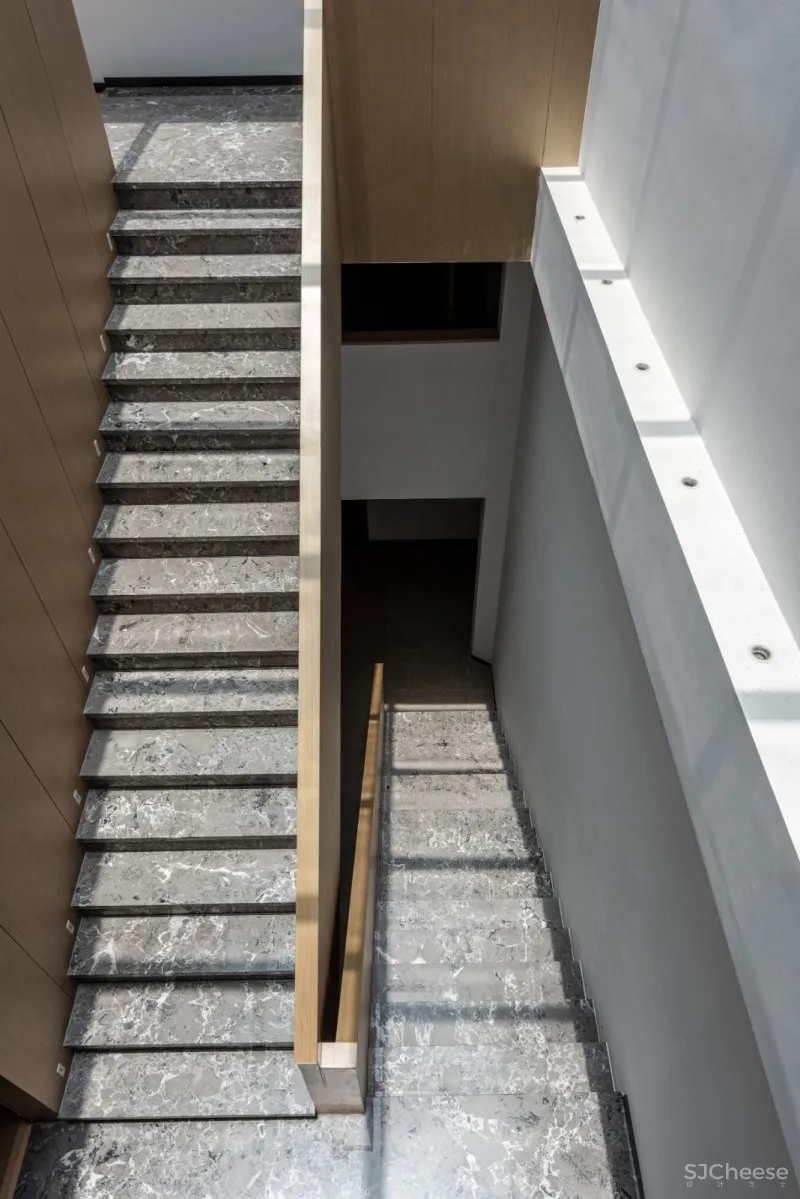 长空创作办公楼:工作与农耕共生 / 长空创作