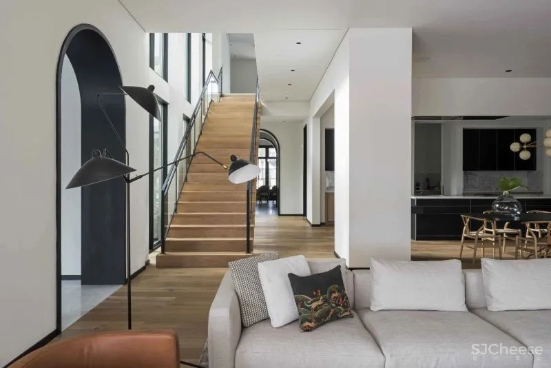 迪拜也有简约风大宅,简奢才是真格调!