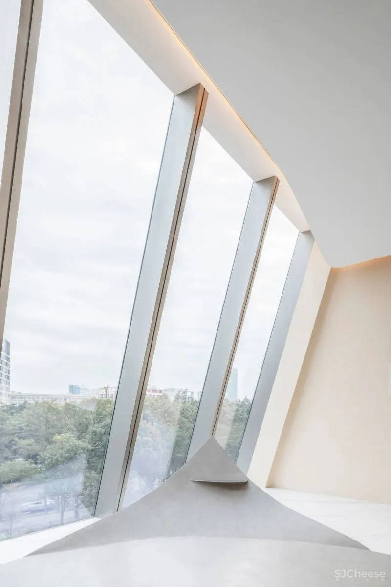 不相信地域主义的建筑师,竟在深圳创造出160㎡的“地域主义”「未来商店」?