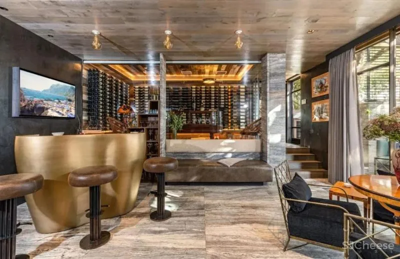 1800㎡大豪宅，月租竟要248万？！主卧带天窗，连马斯克都想住！