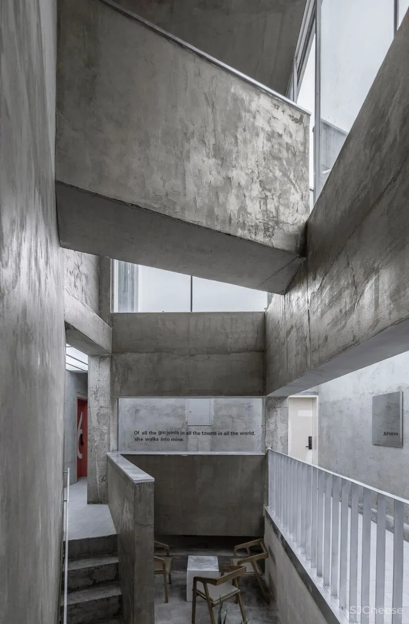 Shuang Han COLOUR Hotel丨“四季花海”,试图打破原有的循环