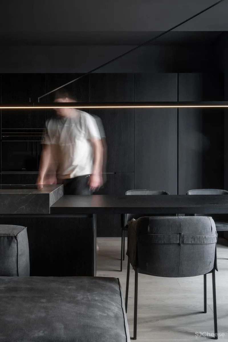 那黑暗的家，给我宁静的眼，我让它来寻找光明