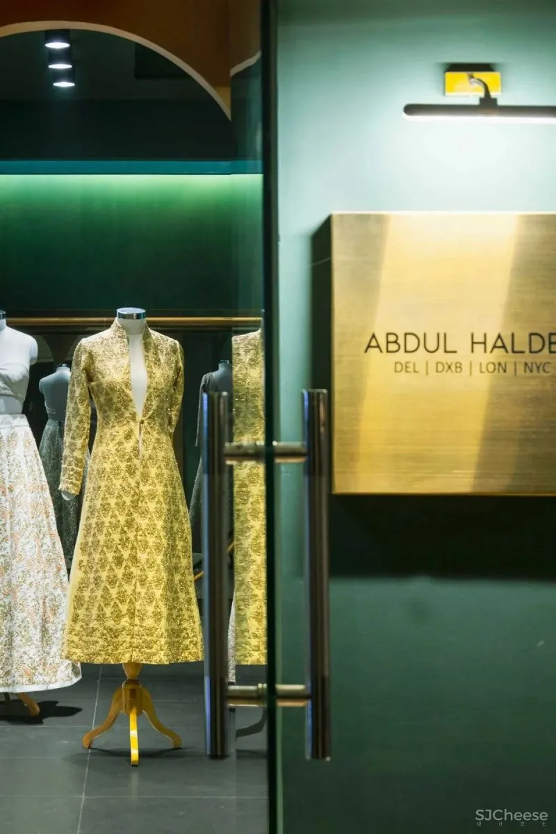 印度新德里的一家服装店，设计怎么样？