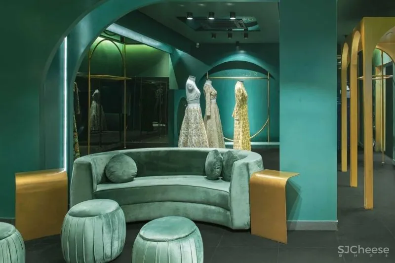 印度新德里的一家服装店，设计怎么样？