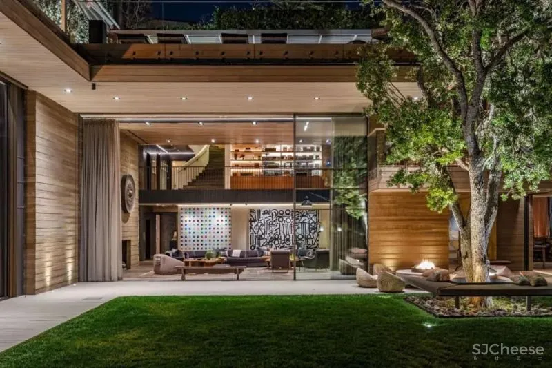 1800㎡大豪宅，月租竟要248万？！主卧带天窗，连马斯克都想住！