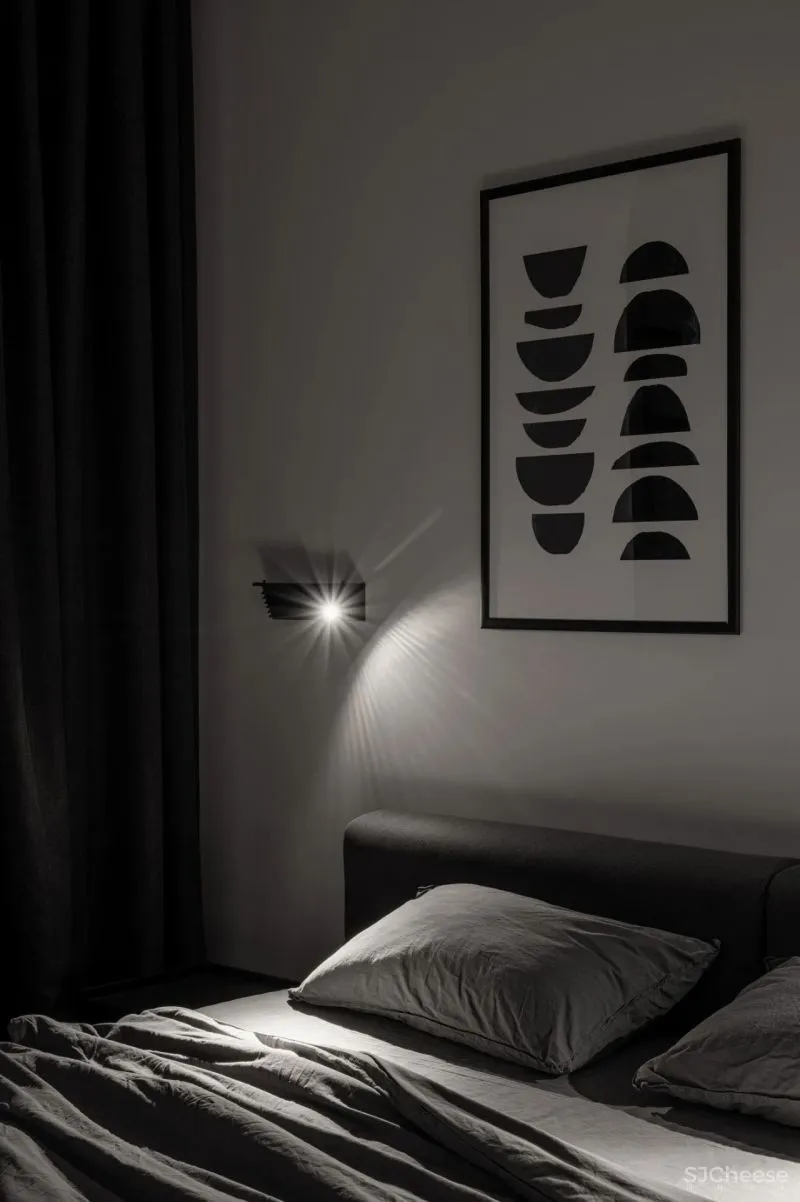 虽然面积只有75平米,可是这个家让我们看到了古典、时髦以及各种有趣的物件