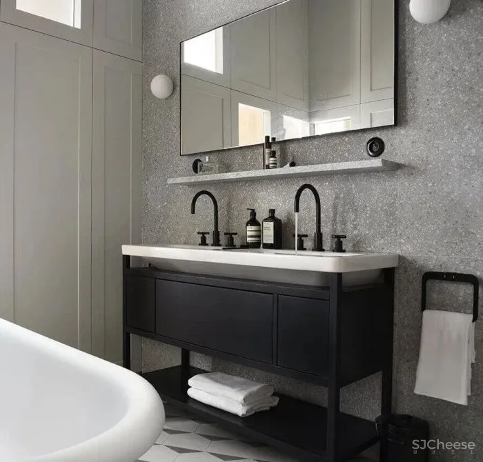 这房子300年了,重装之后发挥着法式的浪漫与优雅