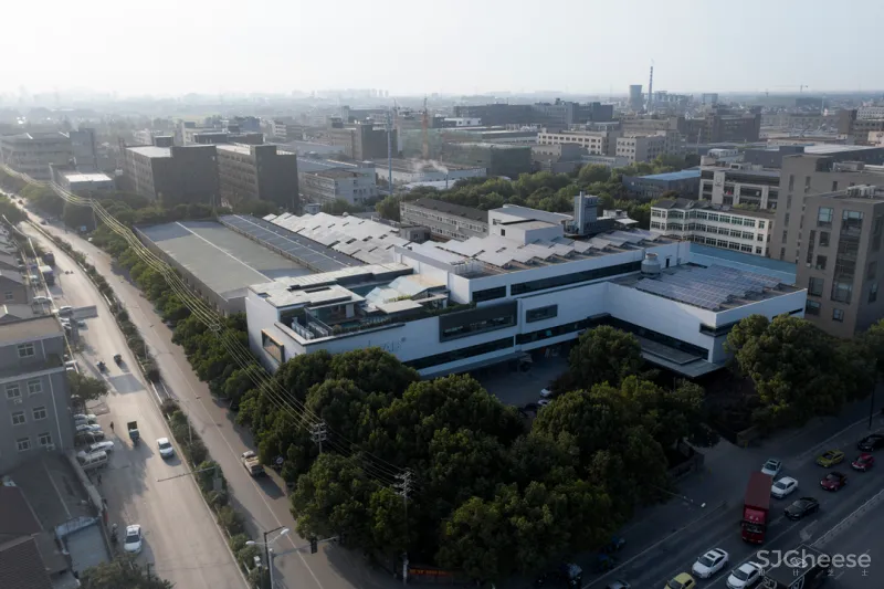 屋顶上的庭院，天空下的小雅 大相设计