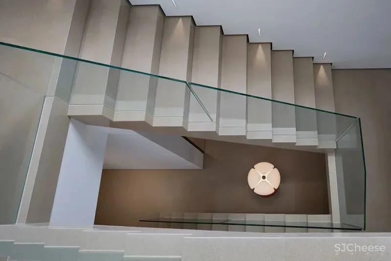 540m²顶层复式,极简设计还原生活本质丨简美设计