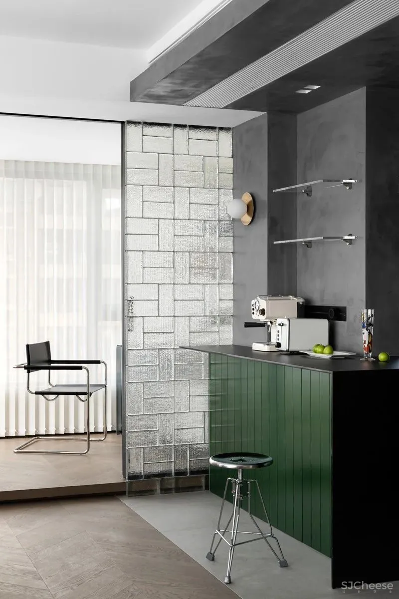 现代公寓:两人两犬,生活不限定 菲拉设计