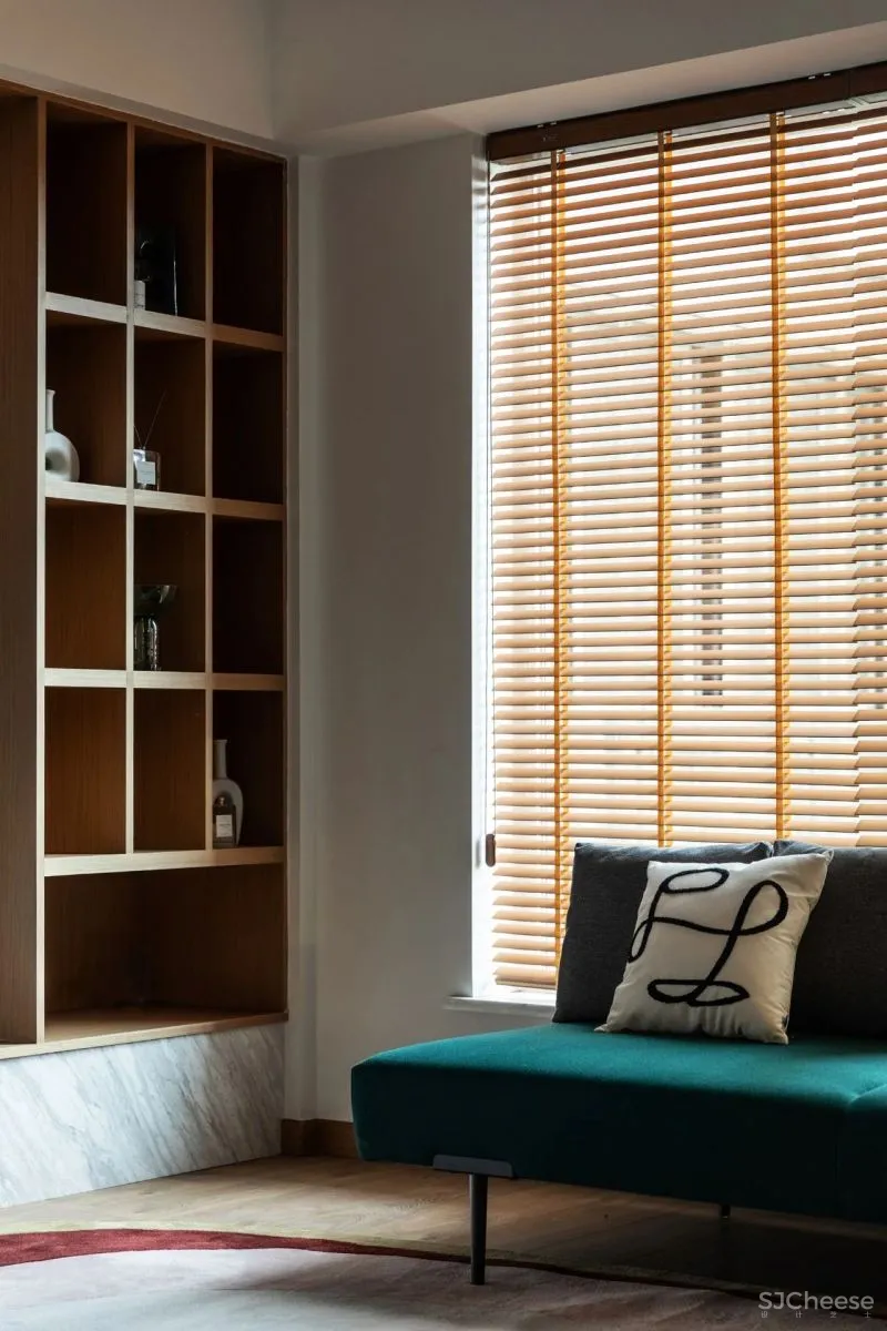 如何把宋朝装进家？136㎡两室“碰瓷”《清平乐》配色，胭脂红、浅棕黄，让人1秒穿越