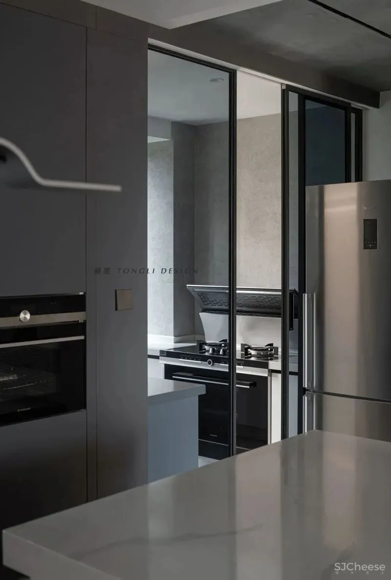 简约黑白灰,LDK一体化设计,含小花园的轻工业之家 桐里空间设计