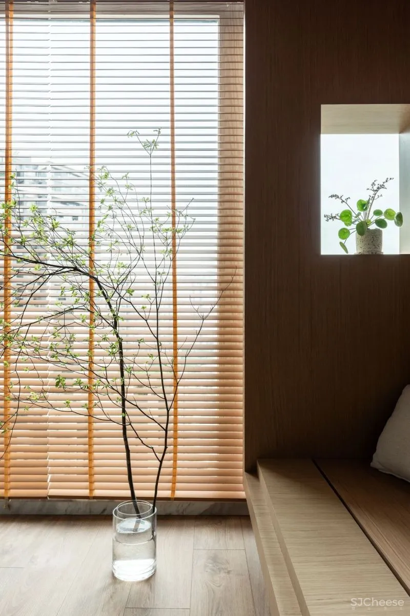 如何把宋朝装进家？136㎡两室“碰瓷”《清平乐》配色，胭脂红、浅棕黄，让人1秒穿越