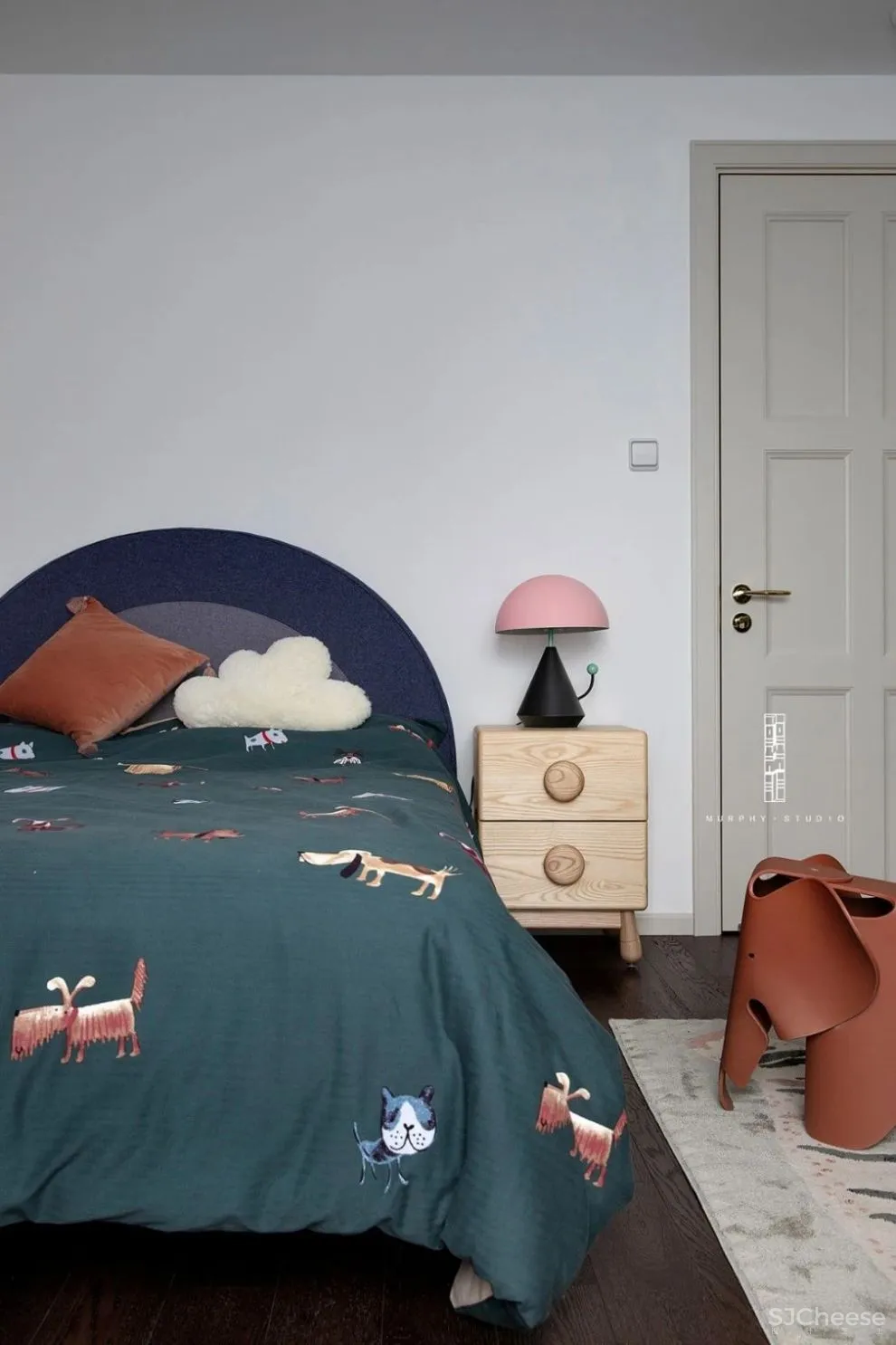 “大众脸”翻身成小区最靓的宅 墨菲设计