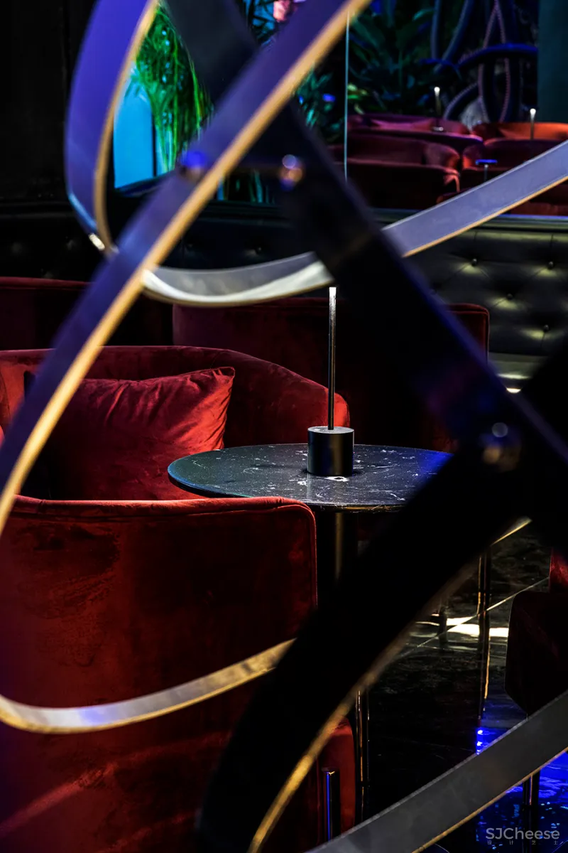 邵龙 • 在木星酒吧|不甘寂寞的宇宙星空,感性与理性的交替共振