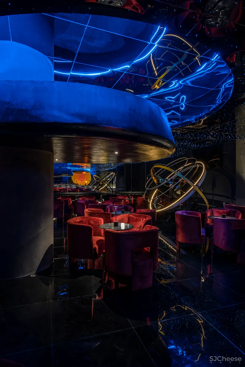 邵龙 • 在木星酒吧|不甘寂寞的宇宙星空,感性与理性的交替共振