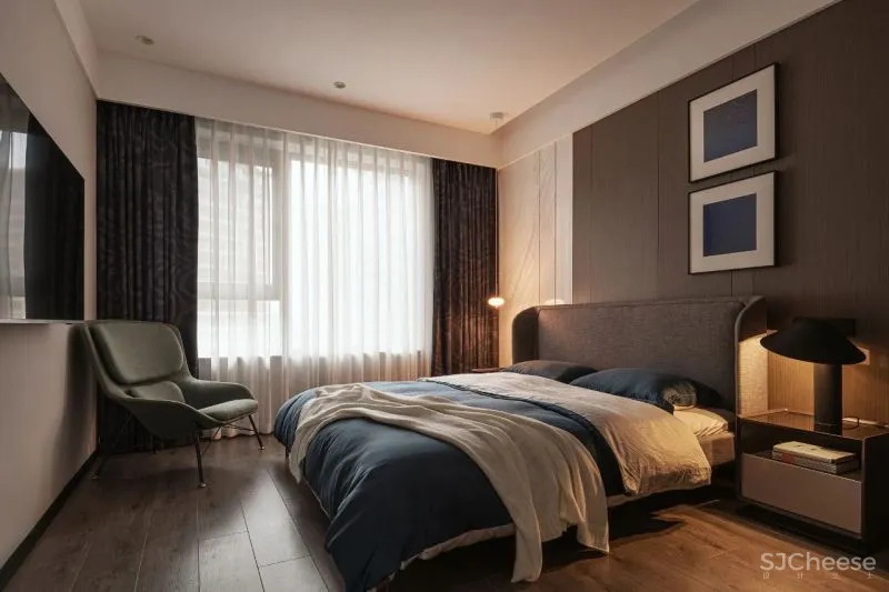 135㎡简约风,巧用大地色系,她家优雅又耐看!