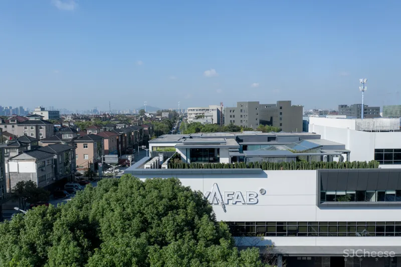 屋顶上的庭院，天空下的小雅 大相设计