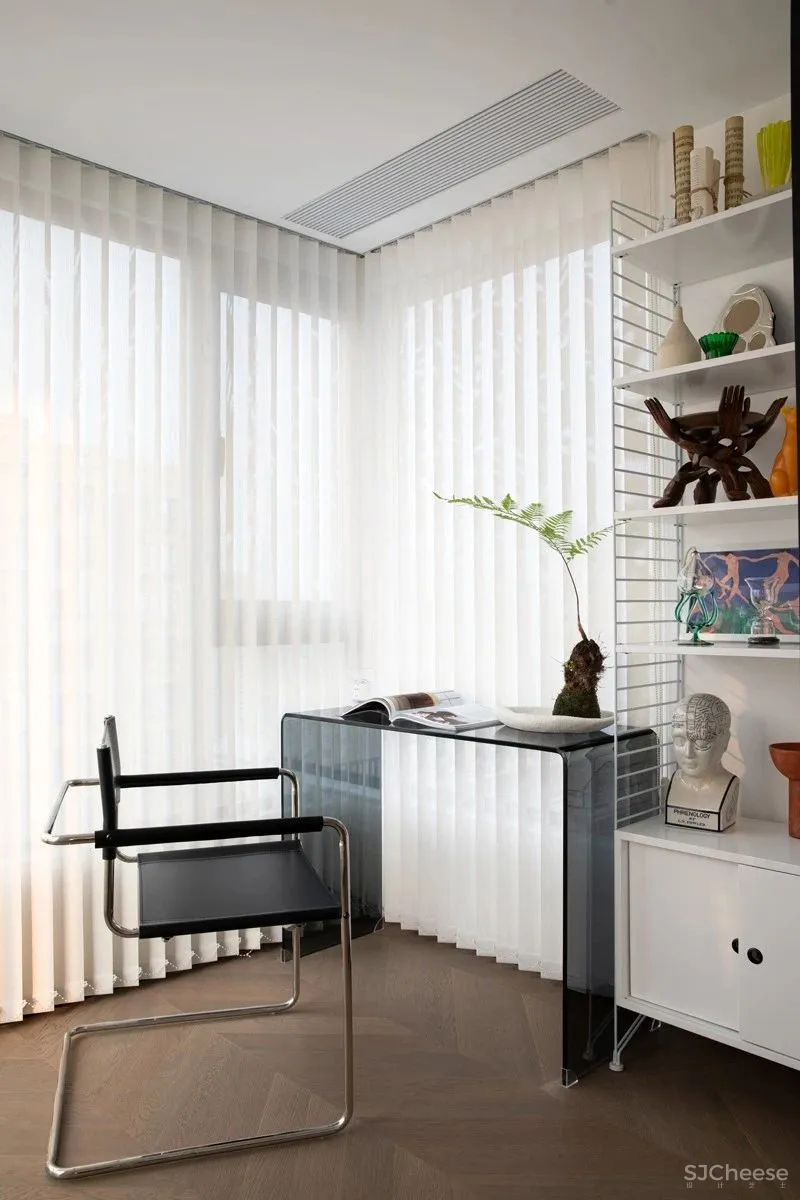 现代公寓:两人两犬,生活不限定 菲拉设计