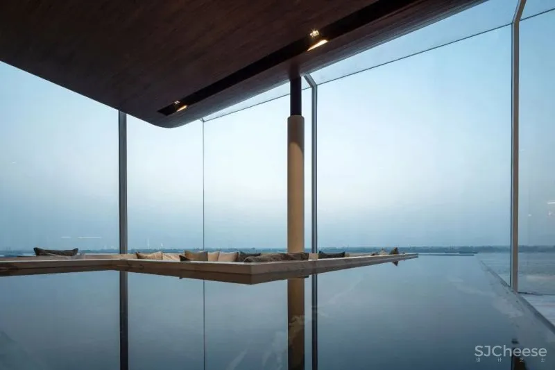 长江边上的艺术酒店 以游轮为主题的乐享空间