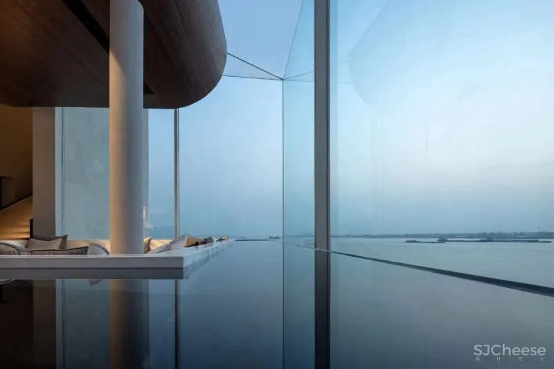 长江边上的艺术酒店 以游轮为主题的乐享空间