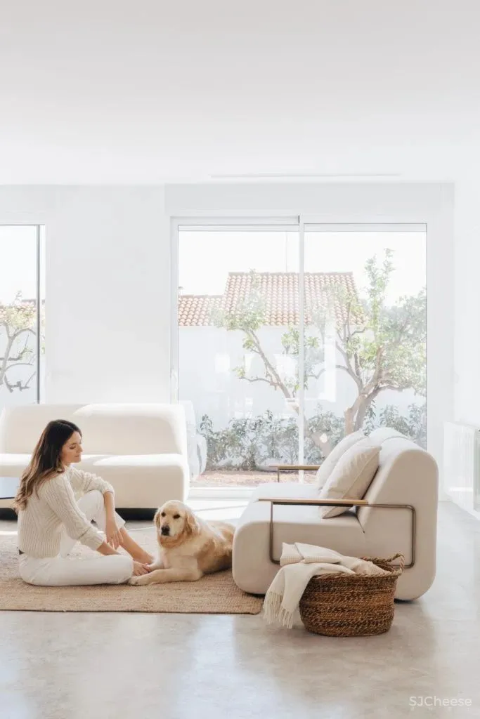 西班牙极简住宅,灯带设计,太高级了!