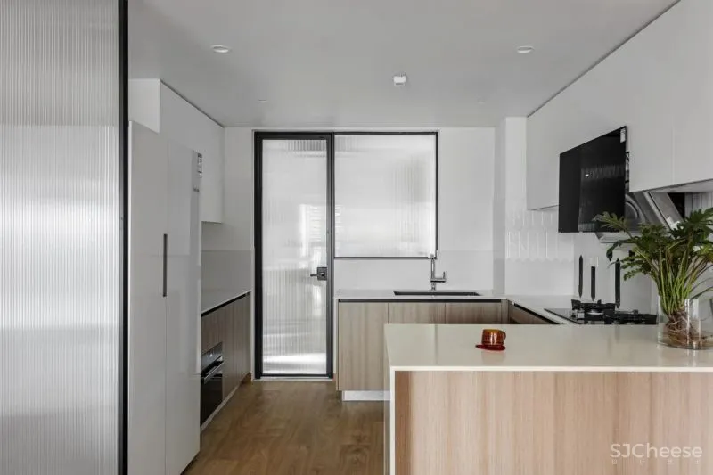 如何把宋朝装进家？136㎡两室“碰瓷”《清平乐》配色，胭脂红、浅棕黄，让人1秒穿越