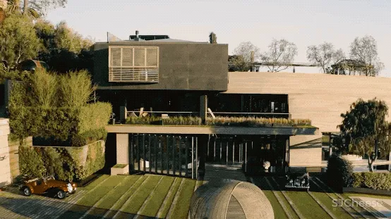 1800㎡大豪宅，月租竟要248万？！主卧带天窗，连马斯克都想住！