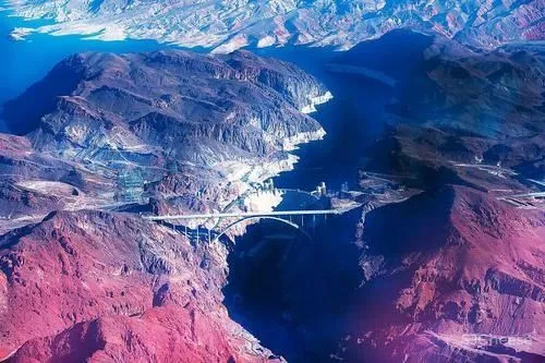 以“纪念碑谷”为灵感,眼见不为实的反转世界丨理居设计