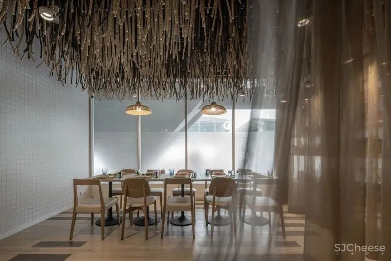 两个国外特色主题餐厅设计:风情不俗