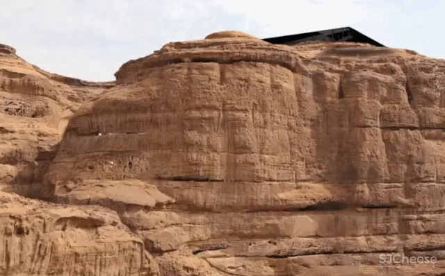 因追求完美，赔偿甲方13.6亿！这位“变态”建筑师，在岩石中凿了个酒店！