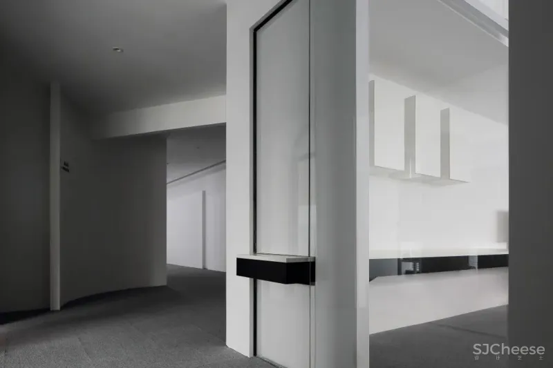 极简办公空间充满格调 尺度之下的自由