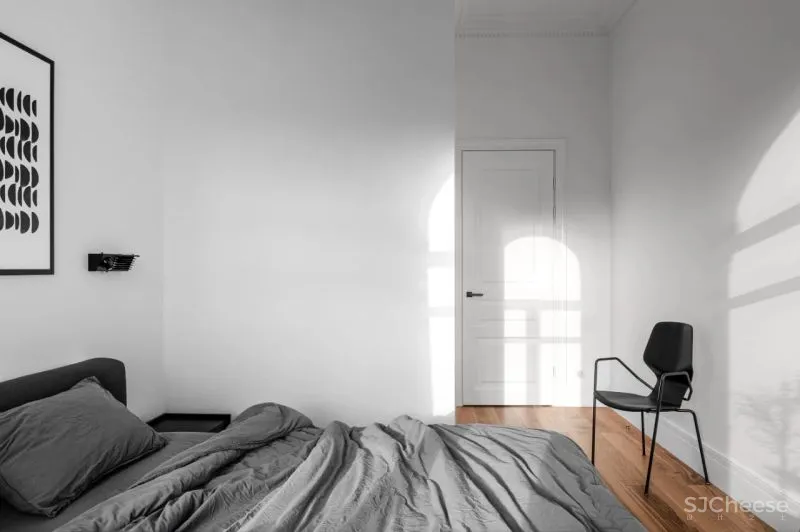 虽然面积只有75平米,可是这个家让我们看到了古典、时髦以及各种有趣的物件