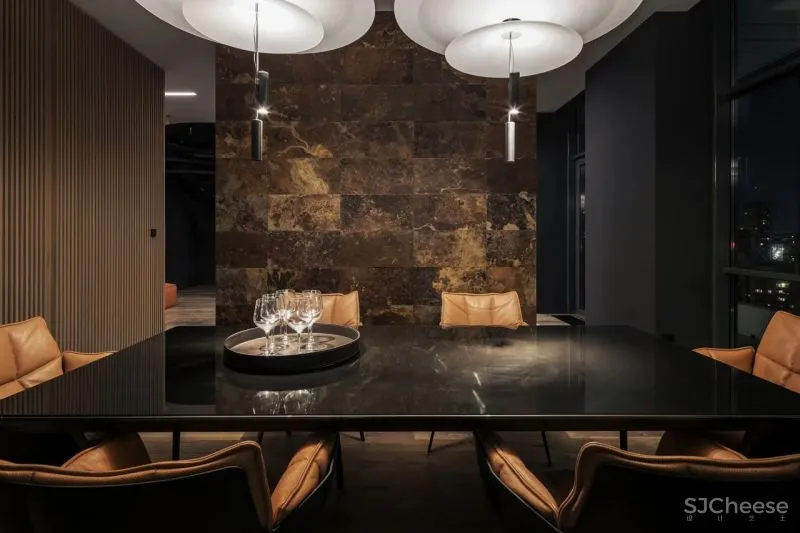 290㎡双层豪宅,大理石与黄铜的碰撞,轻奢又复古!