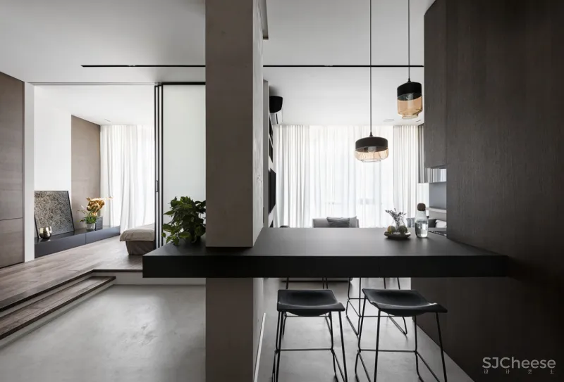 虽然空间不大,设计师却下足了功夫,让储物、功能性、时髦感通通拥有!